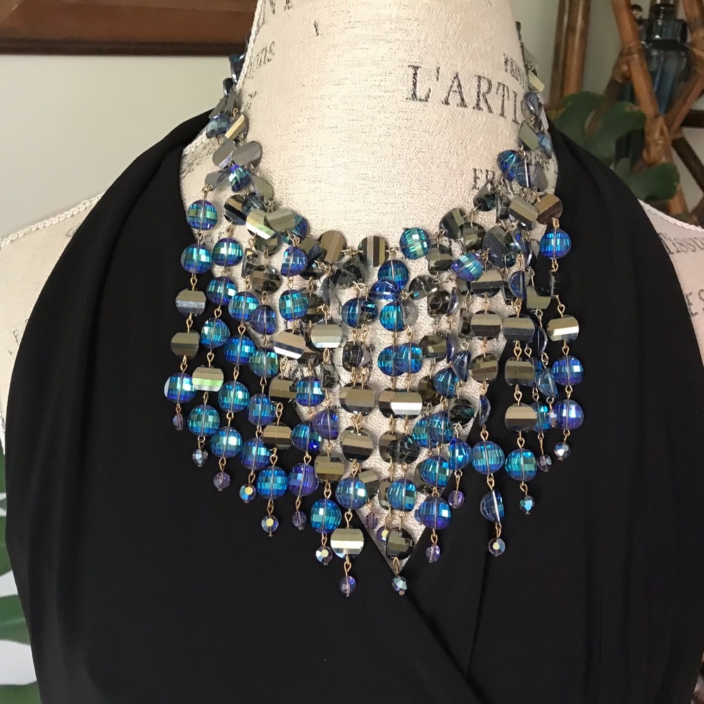 Swarovski Pageant-Worthy Cascade Necklace of Scarce Wisteria Pagoda Crys… - Picture 6 of 12
